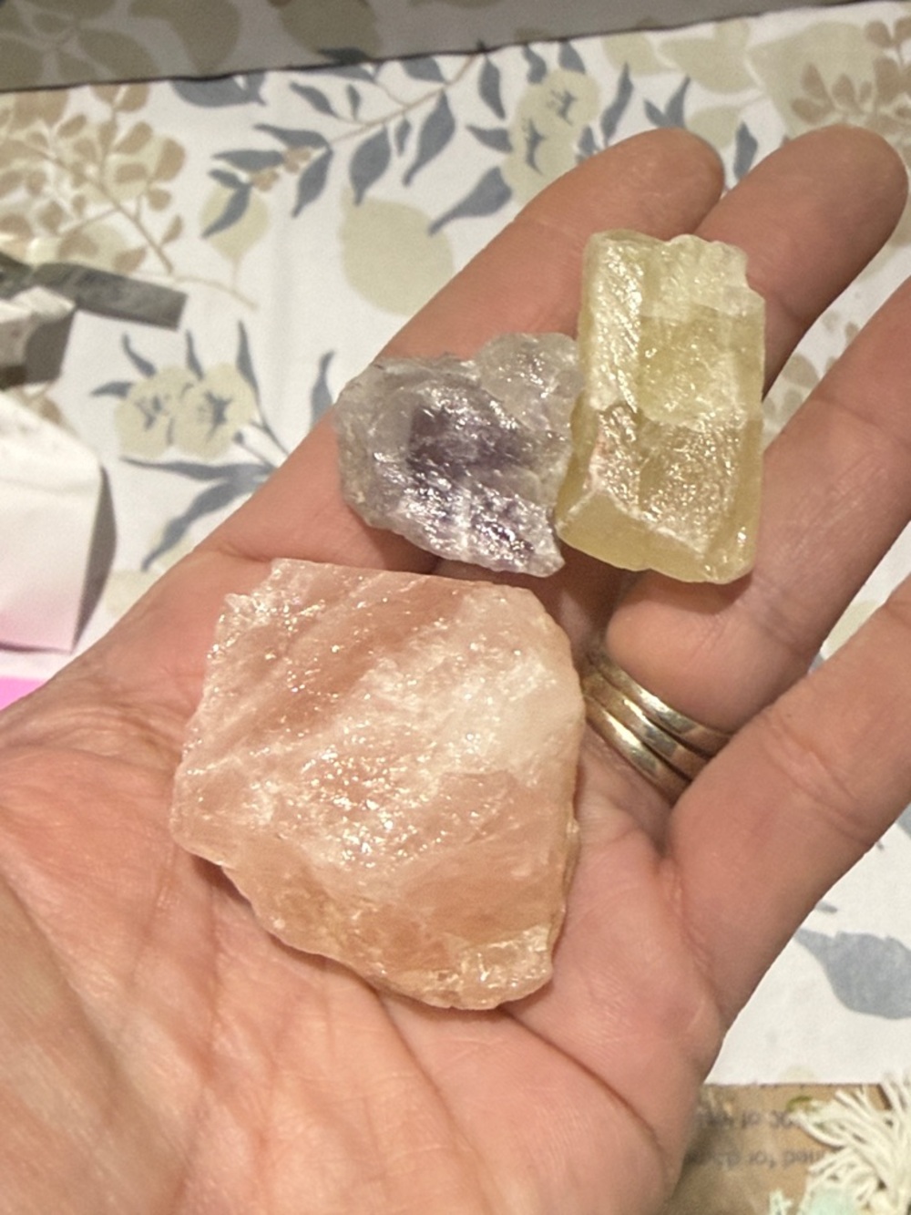 7 Assorted Raw Healing Crystal Lot - Mixed Colors - Picture 4 of 5